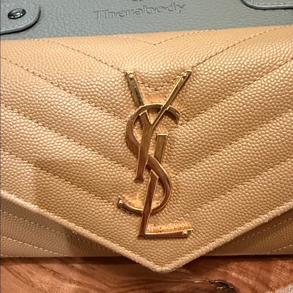 YSL Cassandra MATELASSÉ Large Flap Wallet Grain De Poudre Leather Dark Beige - Picture 4 of 8